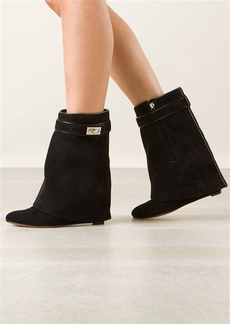 Shark Lock Biker ankle boots in suede 